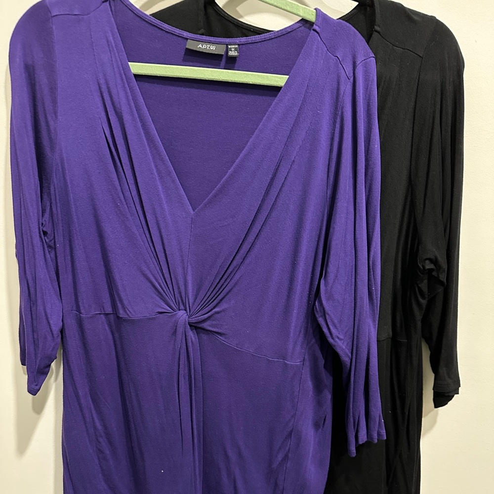 Set of 2 long sleeve tunic length pullover tops - 1X Purple and Black